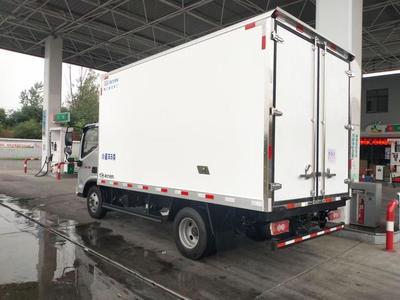 福田奧鈴速運(yùn)4.2米冷藏車 國六藍(lán)牌不超重解決方案，專業(yè)冷凍運(yùn)輸新選擇